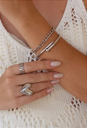 ANEL AJUSTÁVEL DE CORAÇÃO ABAULADO NO RÓDIO