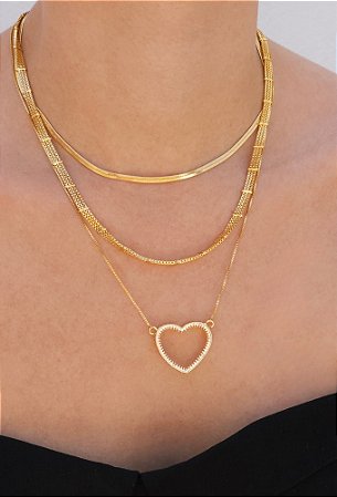 COLAR DE CORAÇÃO CRAVEJADO E LATERAL COM A PALVARA ¨LOVE¨