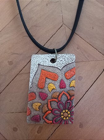 Colar Mandala Retangular Pequeno Vermelho e Laranja