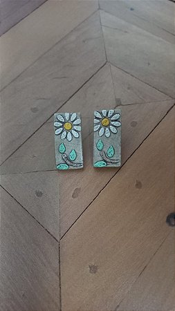 Brinco Margarida Retangular