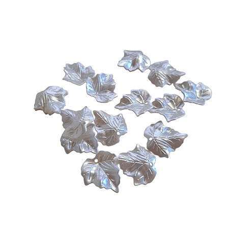 Pingente de Folhas - Peroladas - 2,4cm x 2,3cm - Pct 500g