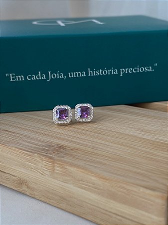 Brinco Quadrado Cravejado Roxo