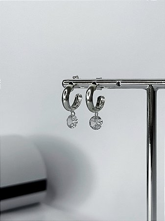 ARGOLA COM PONTO DE LUZ PINGENTE
