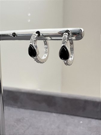 Argolinha Cravejada gota onix