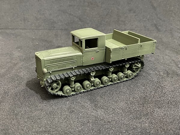 1:72 Easy Model Trator Soviet Komintern Artillery