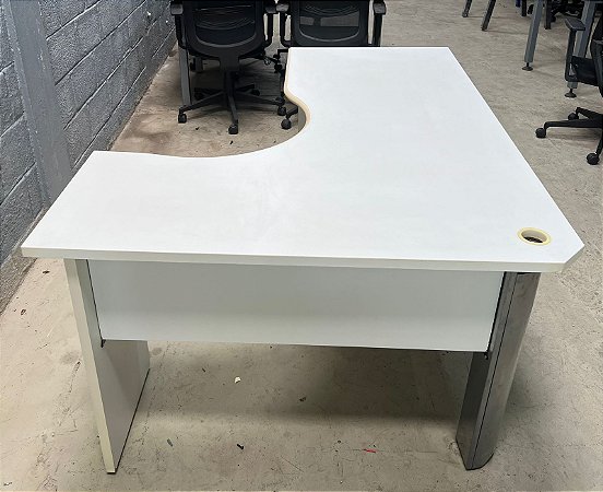 Mesa em L Branca 1.60x1.20m