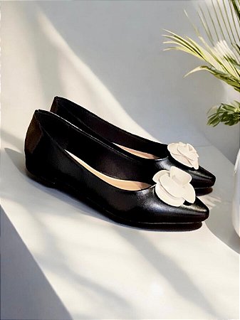 Sapatilha preta flor off white