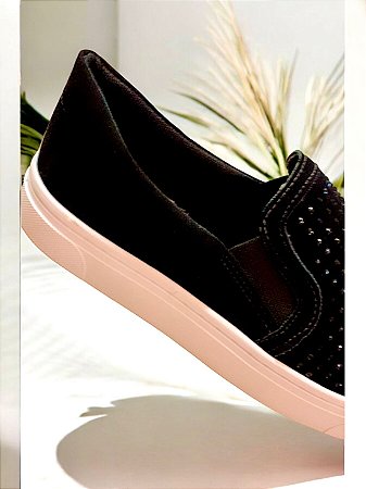 Tênis Slip on preto strass