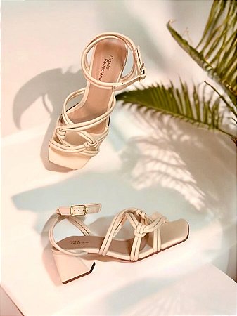 Sandália off white nó