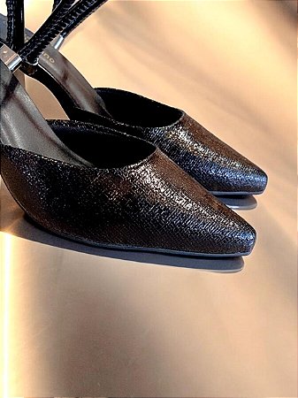 Scarpin preto salto bloco