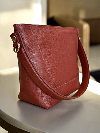 Bolsa basket carmim couro legítimo