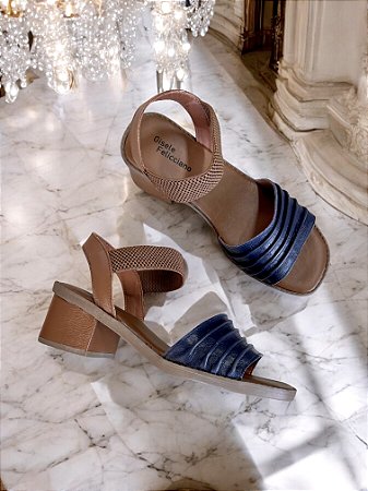 Sandália couro legítimo marinho café