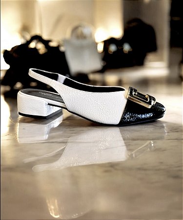 Scarpin Paris bicolor salto baixo