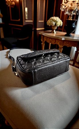 Bolsa Versales couro legítimo preta