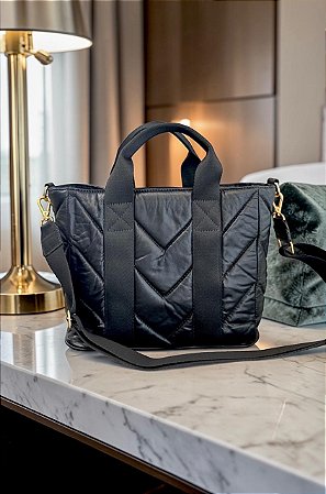 Bolsa 100% couro pelica preta matelassê