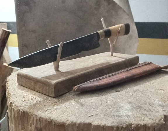 Suporte/ expositor para facas
