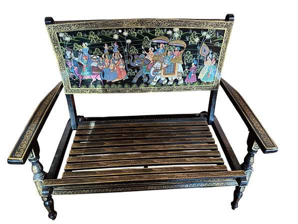 SOFÁ PINTADO com FIGURAS INDIANAS