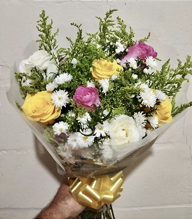 Buquê de Rosas Coloridas