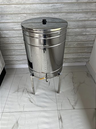 Tanque reservatório inox fundo cônico com registro