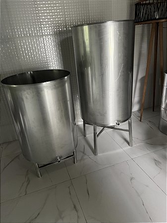 Tanque 300 litros inox