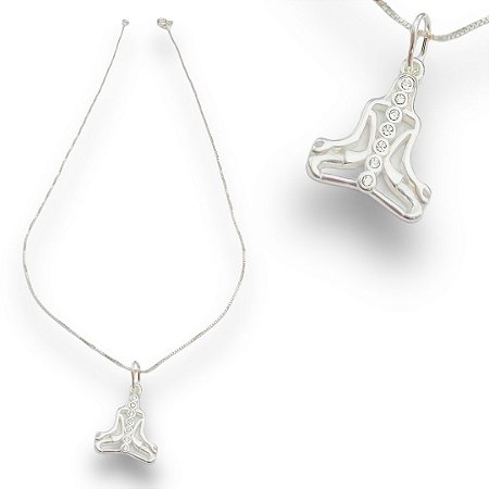 Pingente Prata 925 Yoga Cravejado com Zircônias Cristal 1mm