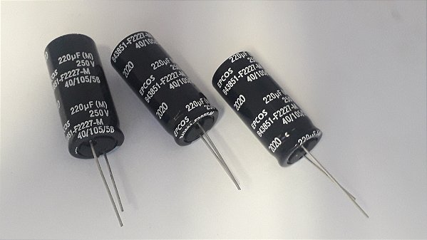 Capacitor Eletrolítico 220UF/250V 105°C 18X35mm P:7,5mm