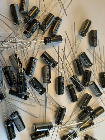 Capacitor Eletrolítico 22UF/35V 105Cº 5X11