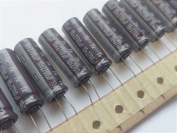 Capacitor Eletrolítico 2700UF/10V 10X30MM 105°C P:5,0MM FITADO TK
