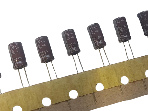Capacitor Eletrolítico 330UF/6,3V 6,3X11 105°C P:2,54MM EYA0J331MPT2B FITADO S. ELCON