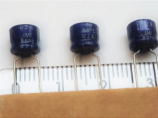 Capacitor Eletrolítico 33UF/16V 6,3X5mm 85°C P:5.00MM FITADO SAMWHA