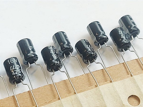 Capacitor Eletrolítico 47UF/16V MINI 5X7MM 105°C P:5,0MM FITADO ELITE KIT C/10