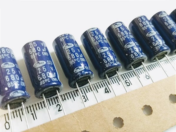 Capacitor Eletrolítico 680UF/25V 85°C 10X20MM P:5.00M FITADO SAMWHA