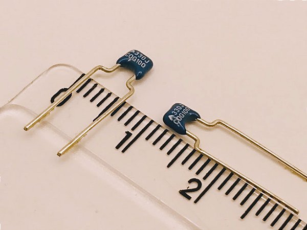 Capacitor Multicamada 33PF/100V 5% C0G RADIAL P:10MM B37979G1330J051 FITADO