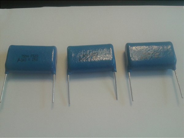 Capacitor Poliéster 3M3UF/250V  10% B32593