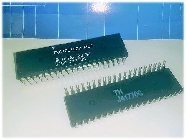 Circuito Integrado TS87C51RC2-MCA DIP-40 OTP