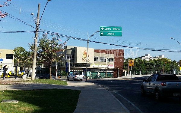 POSTE COM BRAÇO PROJETADO