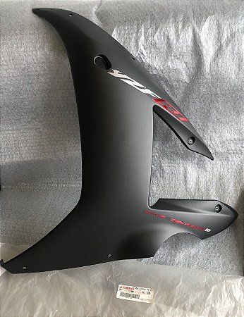 PAINEL LATERAL ESQUERDO PARA YZF-R1 PRETA 2003 ORIGINAL YAMAHA **ULTIMA PEÇA** COM PEQUENA AVARIA