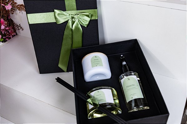 Kit Presente "Linha Gourmand 01" 1 Vela Aromática Perfumadas 170g + Home Spray 250ml + Difusor 200ml + Caixa Cartonada