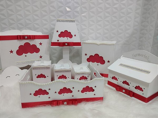 Kit Higiene em MDF de nuvem na cor vermelha