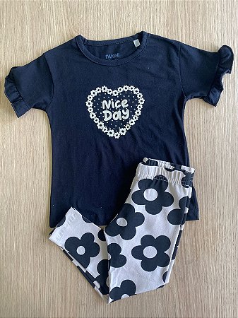 Conjunto com blusinha e legging