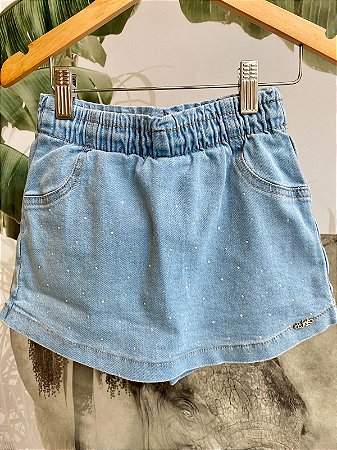 Shorts saia com aplicações