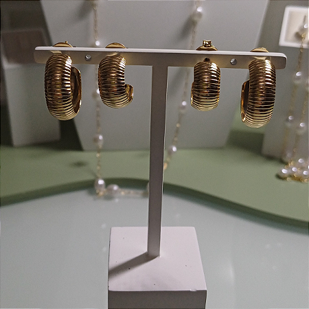 BRINCO DUPLA  ARGOLA TEXT. BANHADO OURO 18K