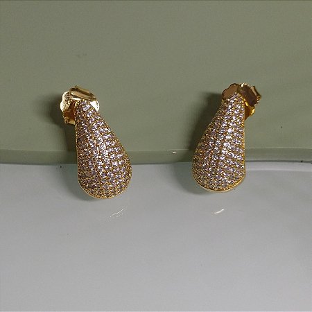 BRINCO  CRAVEJADO DE ZIRCONIAS BANHADO A OURO 18K