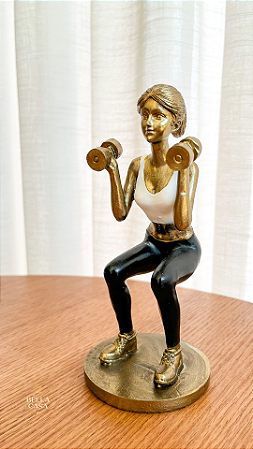 Mulher fit decorativa