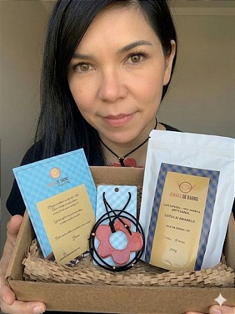 Kit Mães Joanas | Colar Flor Cerâmica + Café