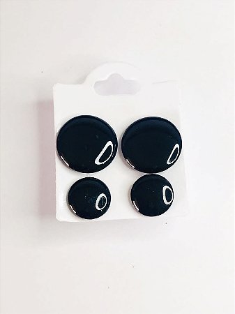 BRINCO BOLINHA 2 EM 1 ¨RESINA PRETA¨