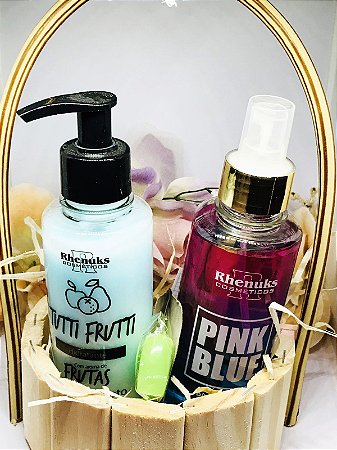 KIT RHENUKS 1 LOÇÃO HIDRATANTE CORPO E ROSTO TUTI FRUTI+  1 BODY SPLASH PINK BLUE + 1UNHA POSTIÇA + CESTA DE MADEIRA