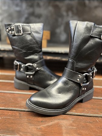 BOTA VIRA VOLTA PRETA COM ARGOLA - METAL PRATA