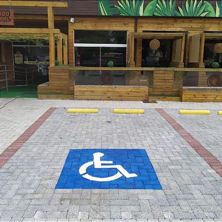 Pintura de vagas exclusivas para deficientes, cadeirantes PNE