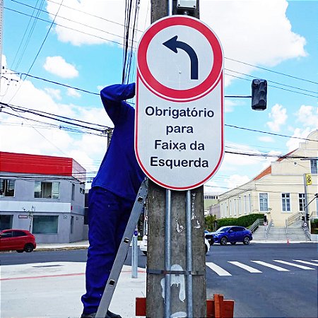 Instalação de Placas de Sinalização de Solo